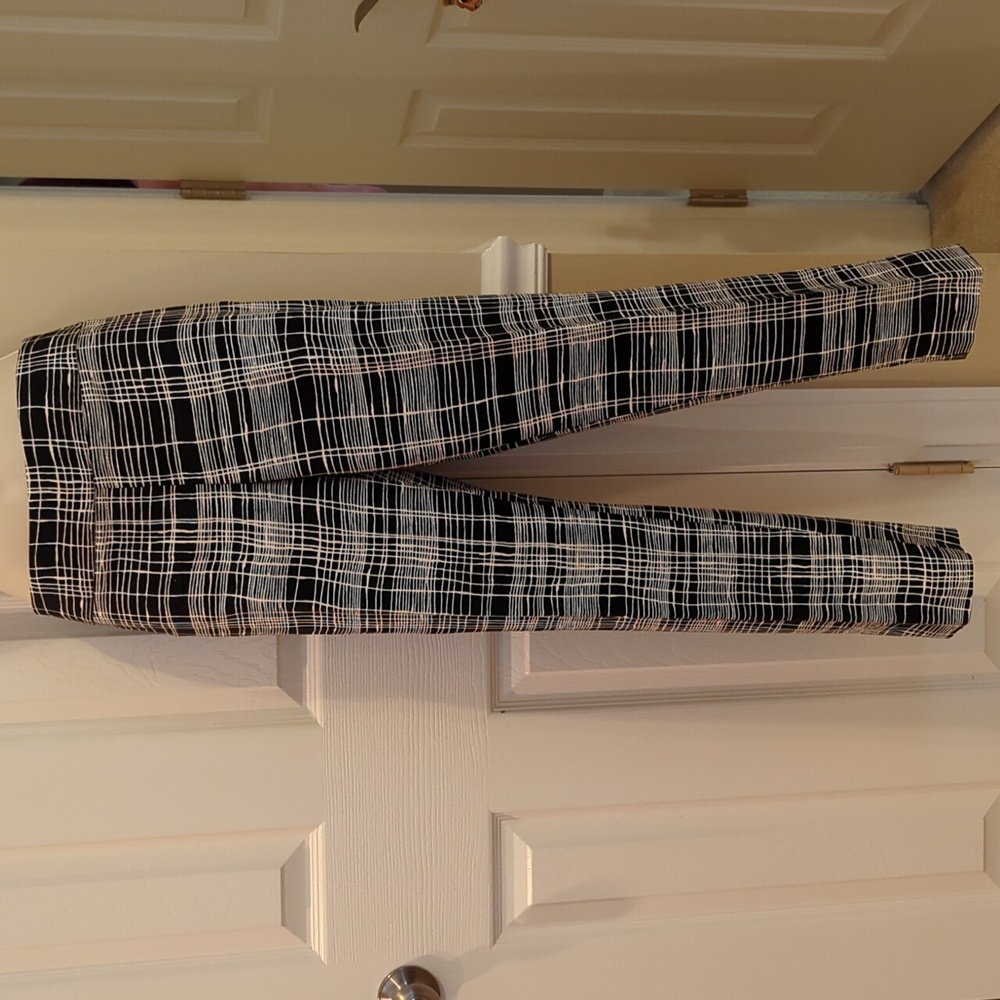 Black and White pattern pants